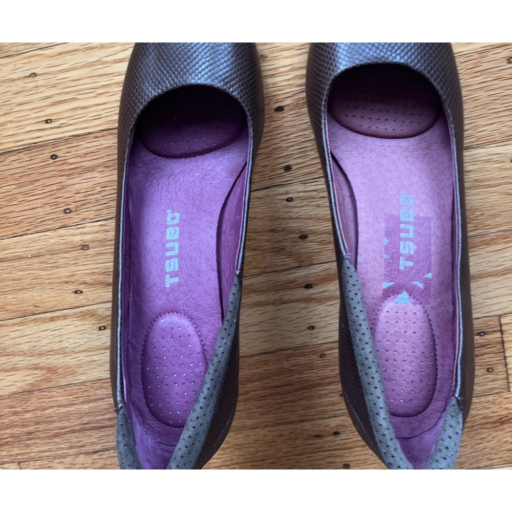 Tsubo Brown Heels with Cushioned Insole and Elegant Design
